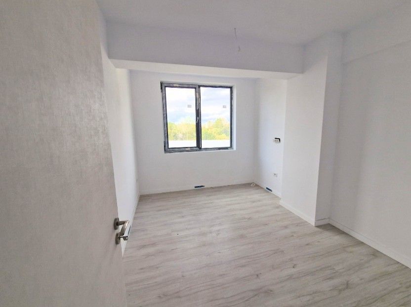 Apartament 2 camere Otopeni central | include TVA și parcare - Poză 5