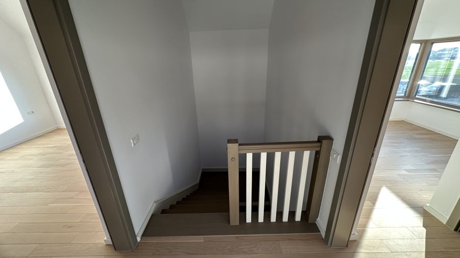 Casa cu 4 camere - Dumbarvita - Poză 20