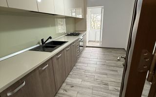 Apartament 3 camere Piata Centrala et 2,renovat toatal - Poză 2