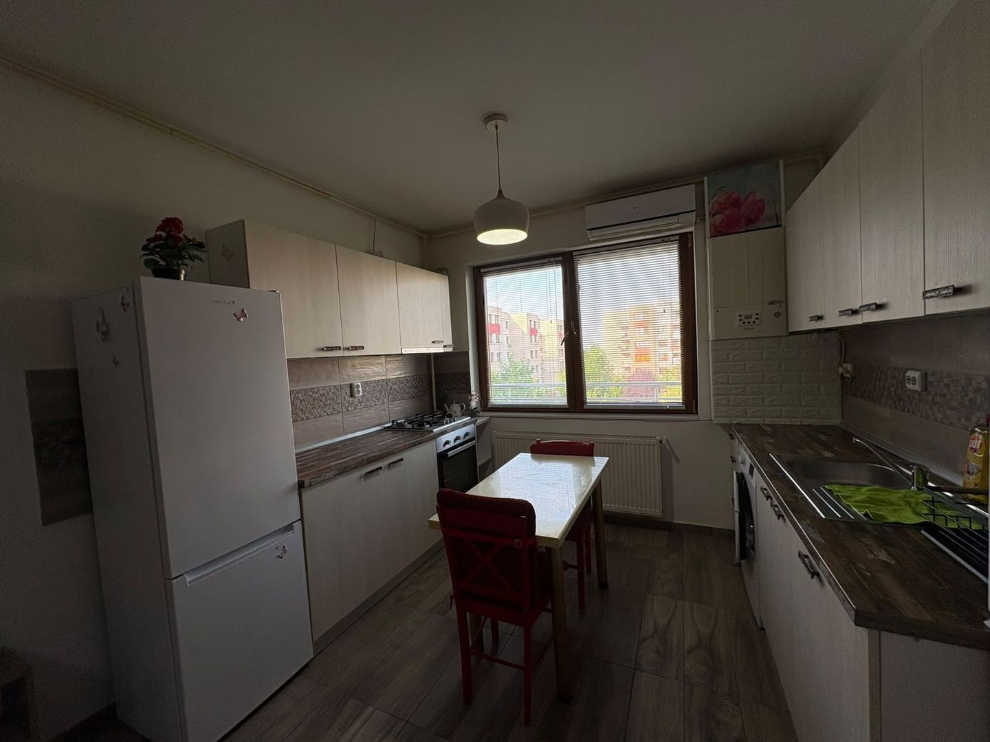 AP. 2 CAMERE - CARTIERUL SOLAR, CENTRALA PROPRIE, PARCARE, BLOC NOU - Poză 4