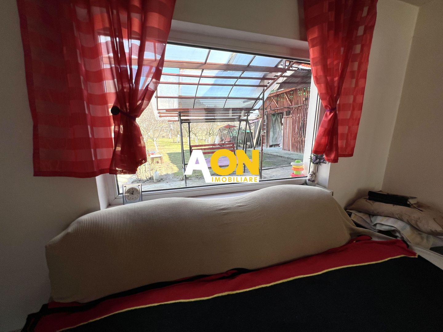 Casa de vanzare pretabila 2 familii, garaj, livada, comuna Pianu - Poză 8