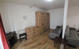 Apartament cu 2 camere, balcon închis, parter, Florești. - Poză 2