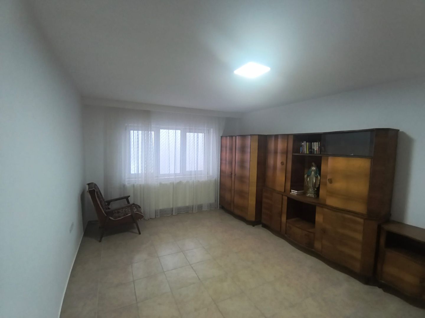 Apartament 2 camere de închiriat | Siret | 51 mp | Decomandat | Etaj 4 - Poză 2