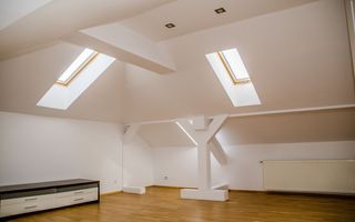 Etaj 1 plus mansarda in vila - Poză 3