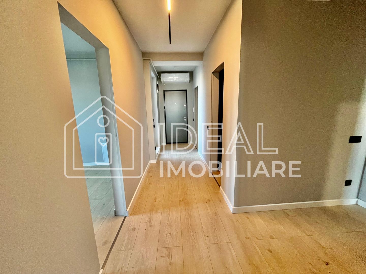 Penthouse cu 3 camere LA CHEIE, cu terase de 200mpu, zona Calea Surii Mici - Poză 12