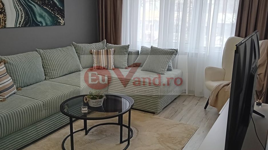 Vanzare - apartament cu 3 camere, Micro 16, renovat, mobilat nou - Poză 4