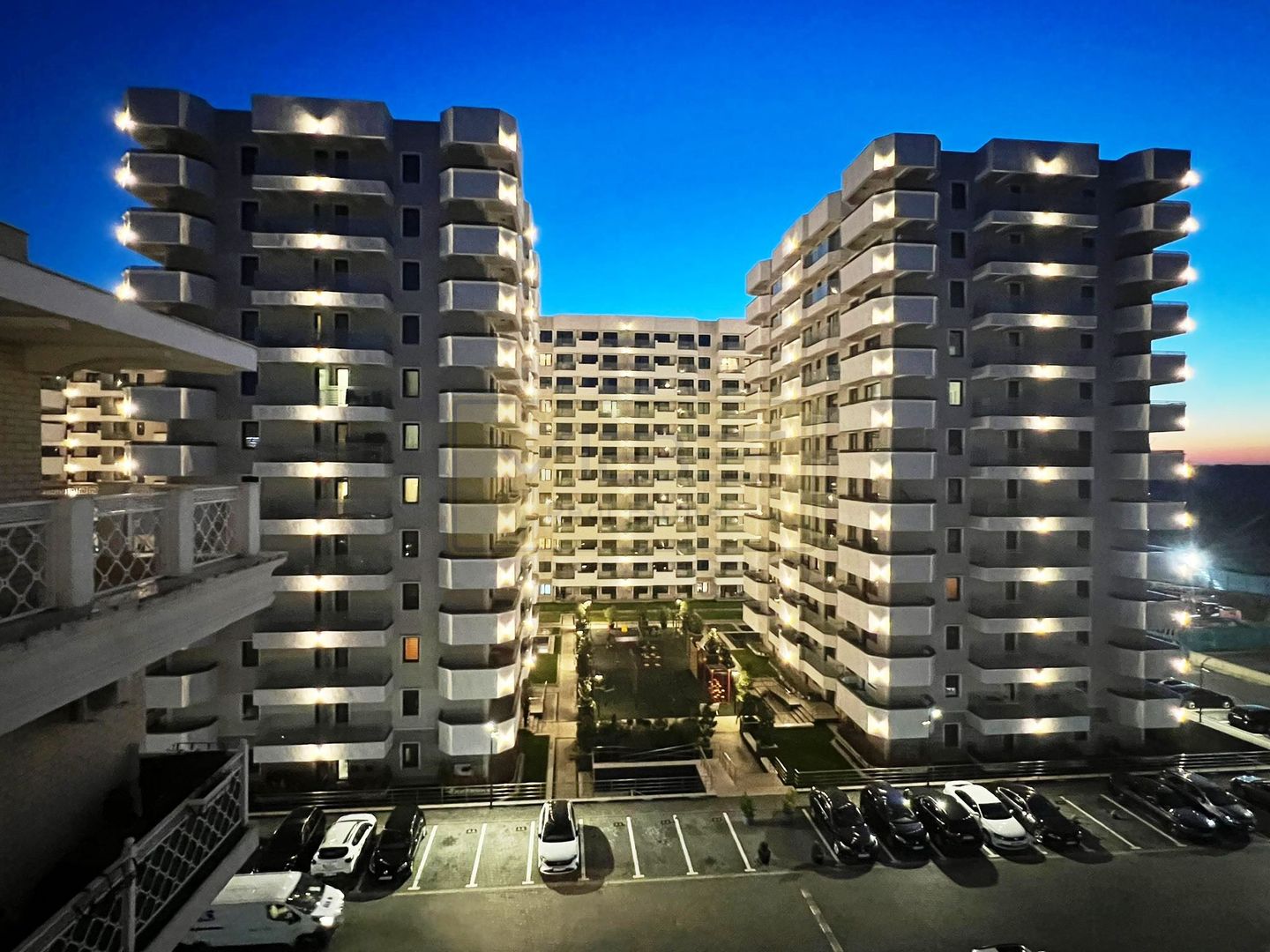Apartament 2 camere decomandat Royal Town - Copou - Poză 1