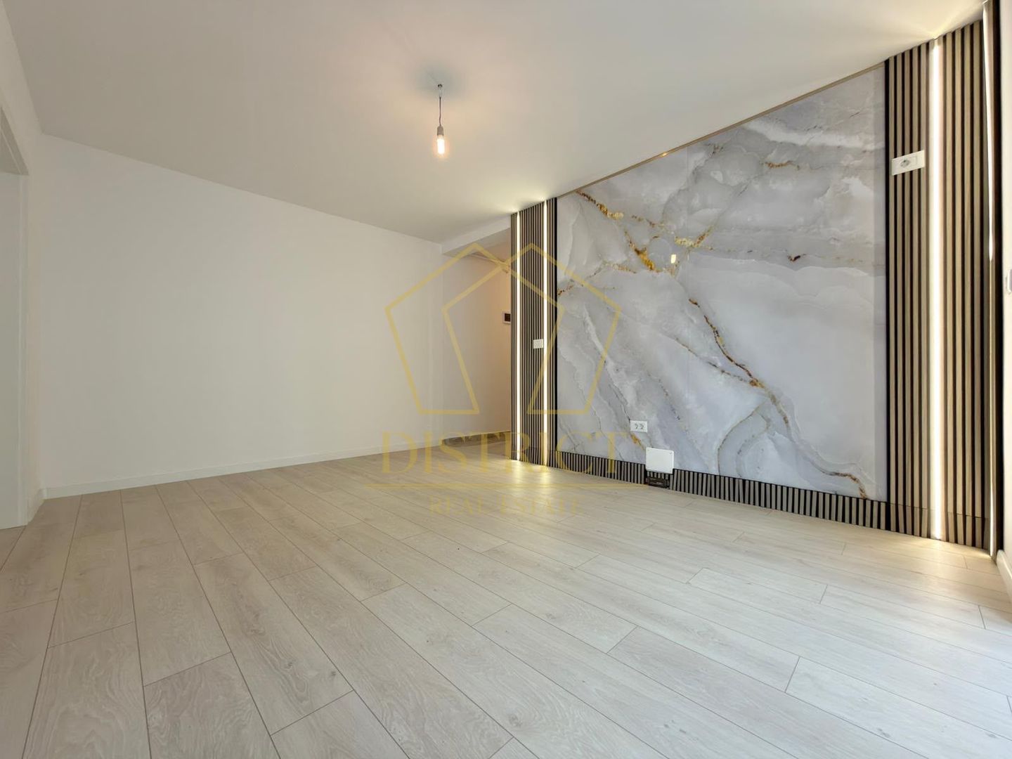 Apartament cu 2 camere si bucatarie inchisa, la parter in Giroc zona planetelor. - Poză 1