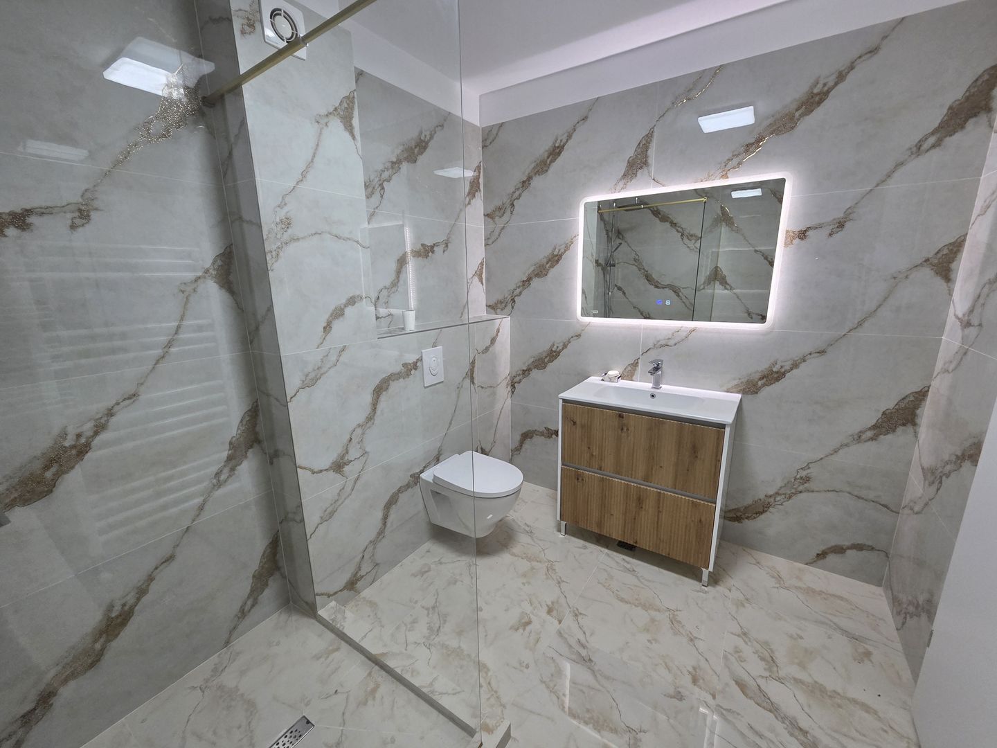 Prima inchiriere! Apartament 2 camere si loc de parcare subteran - Poză 10