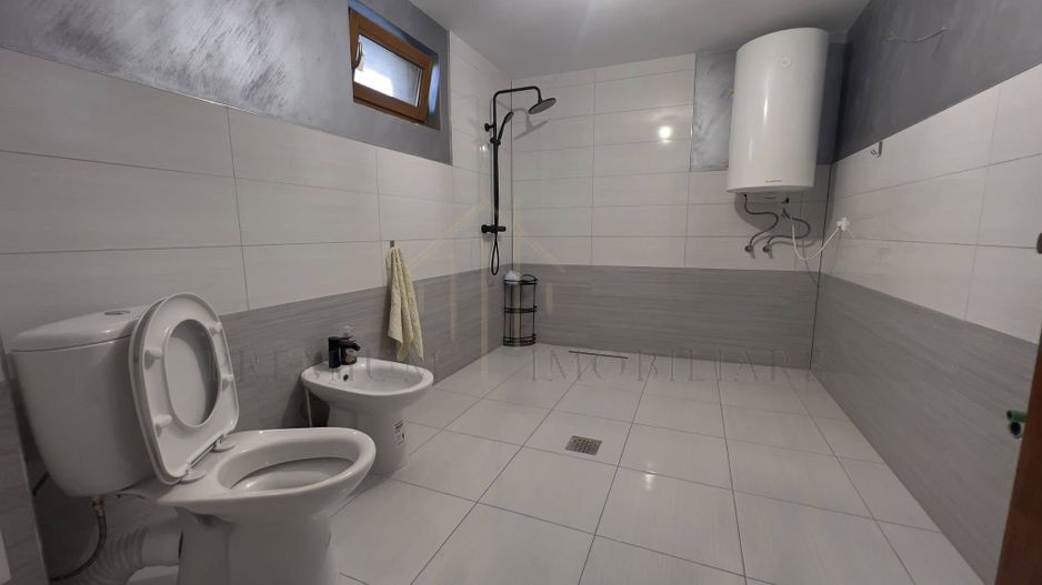 Casa de vanzare la 13 km de Onesti - Poză 23