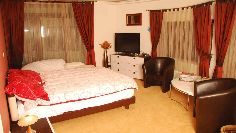 Vand casa 330 mp utili in zona planetelor Giroc, D+P+ E + pod - Poză 3