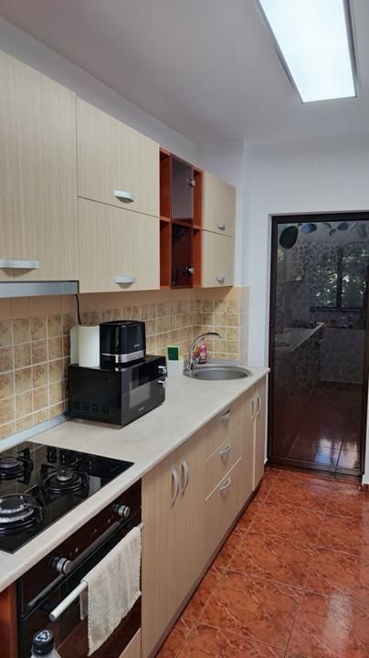 AP. 2 CAMERE PIATA SUDULUI, BUCATARIE INCHISA, METROU 13 MINUTE - Poză 3