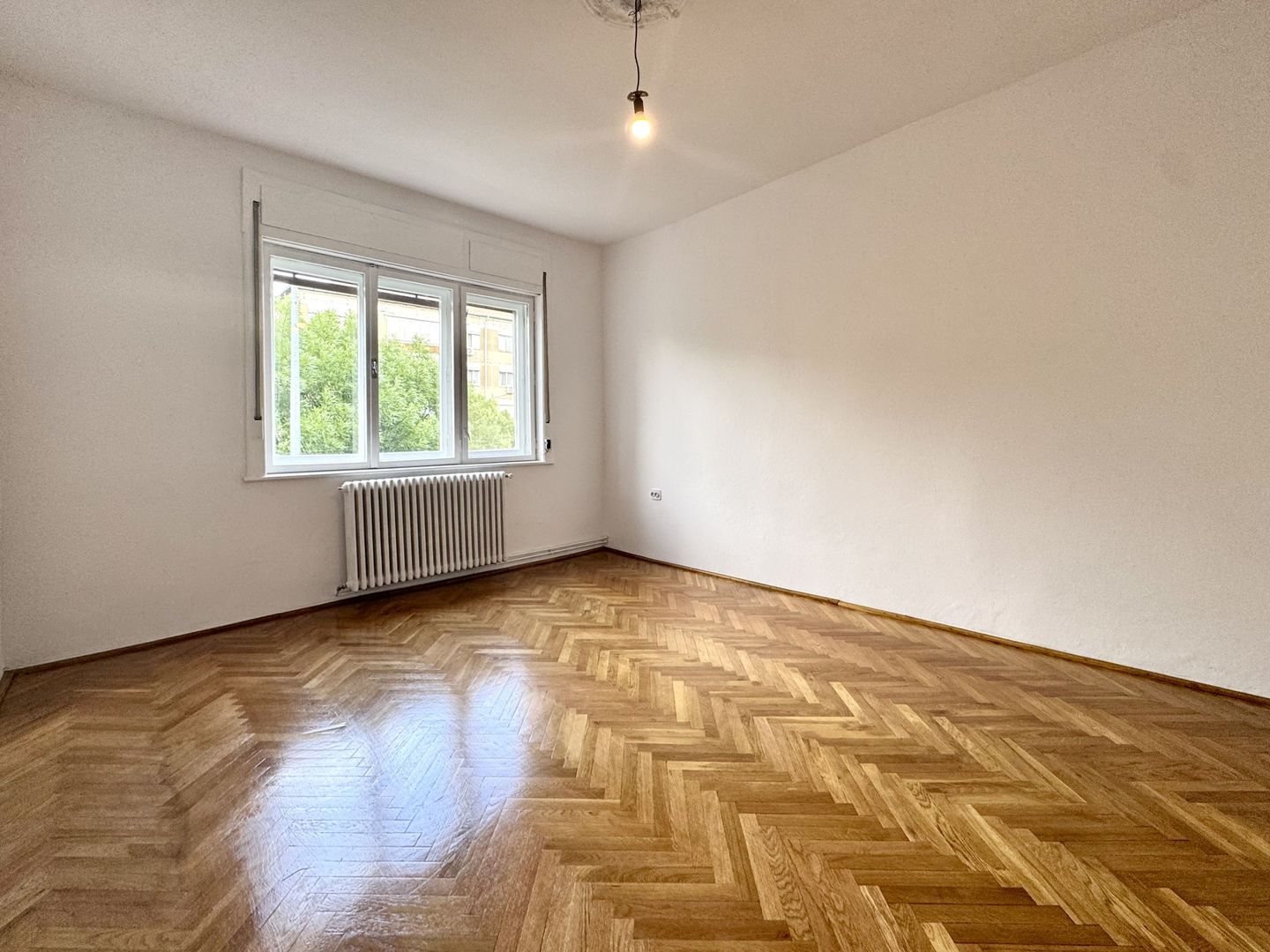 Apartament spațios într-o vilă, cu 2 garaje și terase – zona Iosefin - Poză 1