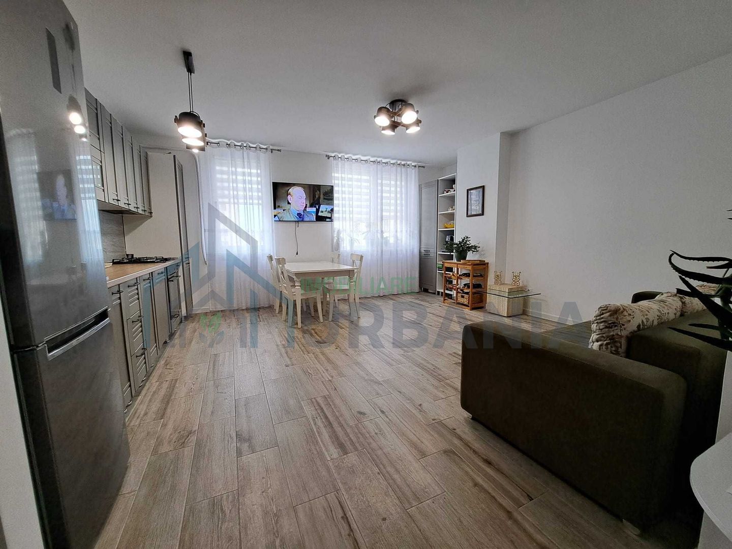 Apartament 3 camere, decomandat, etaj 6, 70 mp, cartier Visoianu, Lunca Cetatuii - Poză 2
