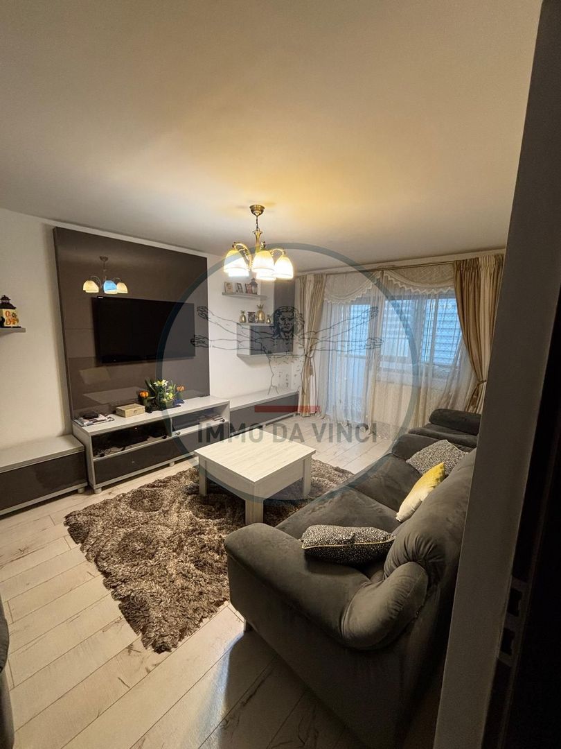 Vând apartament 3 camere Între Lacuri - Poză 1