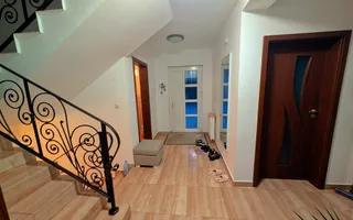 Casă tip înșiruit, D+P+M, 4 camere, garaj, 214 mp teren, zona Centru - Poză 11