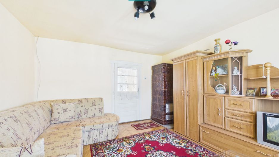 Casă solidă cu 5 camere in localitatea Almaș, Arad - Poză 11