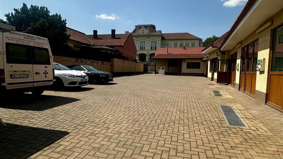 Spatiu comercial cu parcare magazinul Crisul - Poză 2