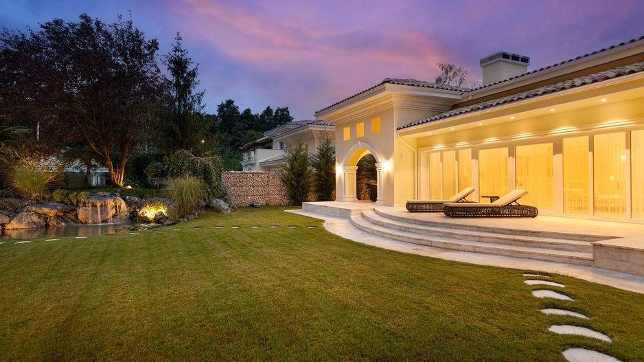 Vila deosebita langa pădure în Tunari - Poză 23