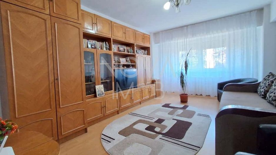 Apartament 3 camere de vanzare, Zona Garii - Poză 1