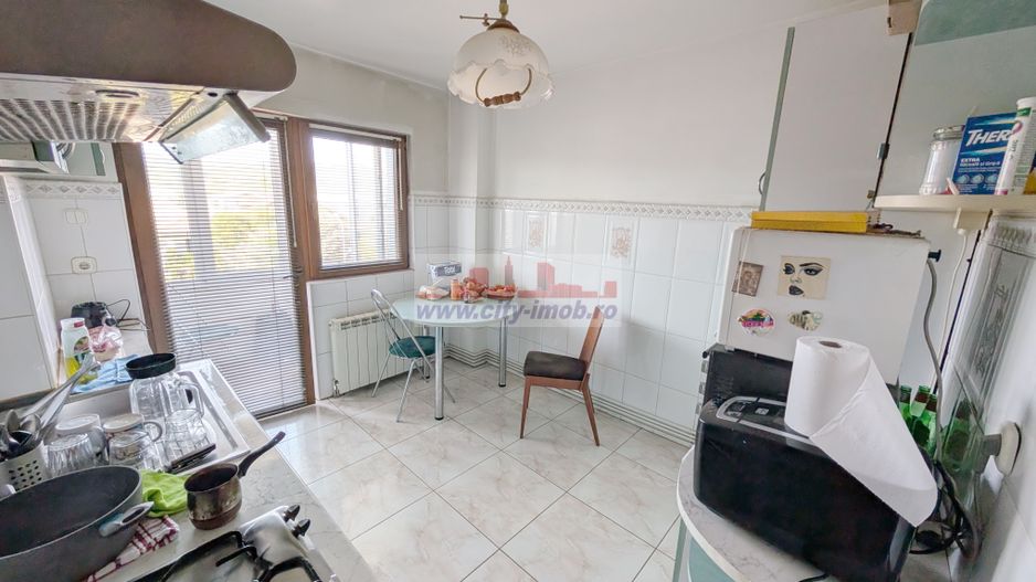 Vanzare Apartament 3 camere Curtea de Arges, Judetul ARGES - Poză 12