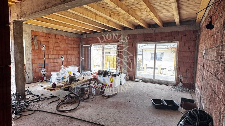 Casa Finisata 4 camere 107 mp-terasa-teren 388 mp-Aerodrom - Poză 5