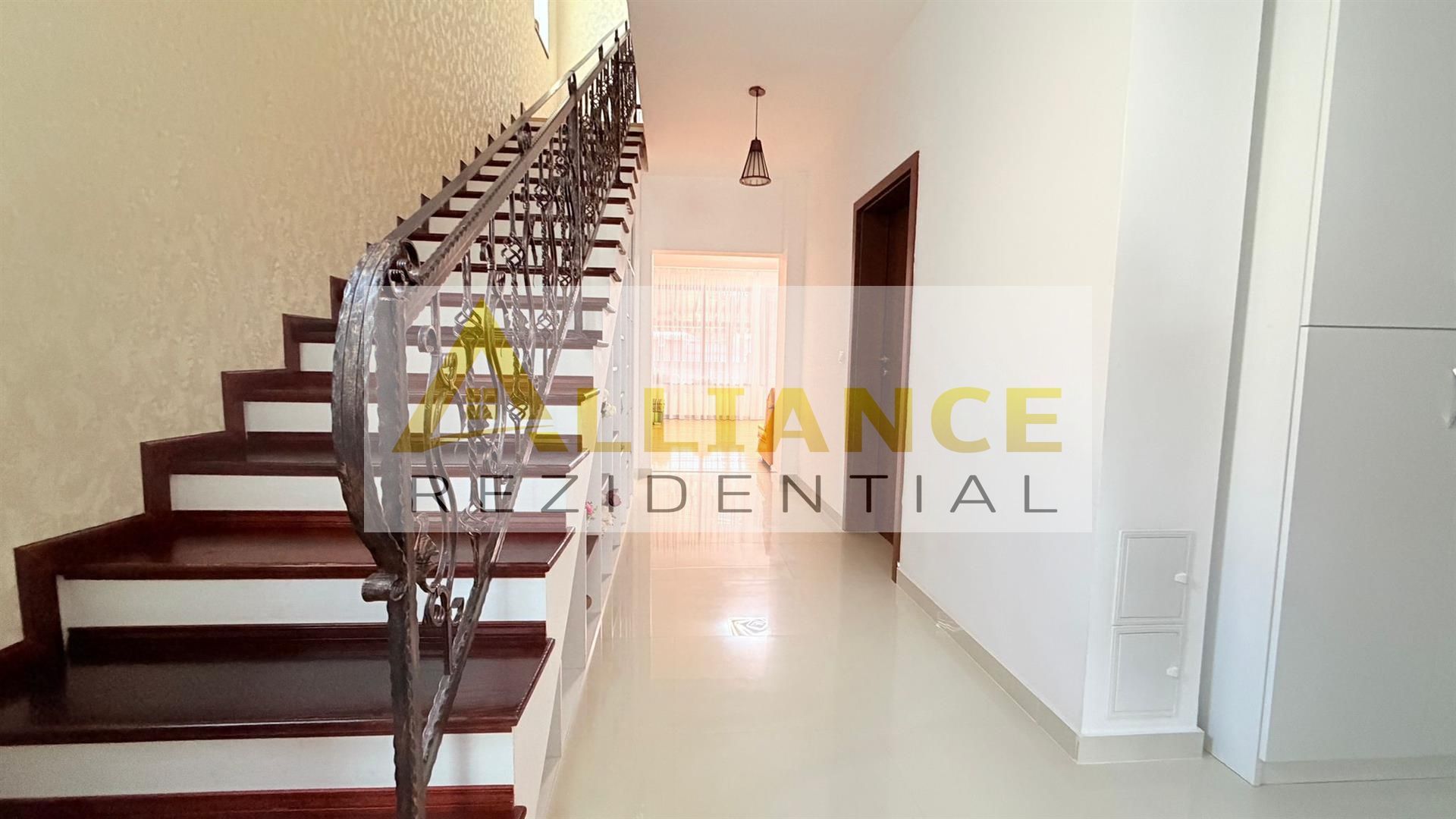 Casa Individuala - 5 camere - 3 bai - 520mp teren - Poză 21