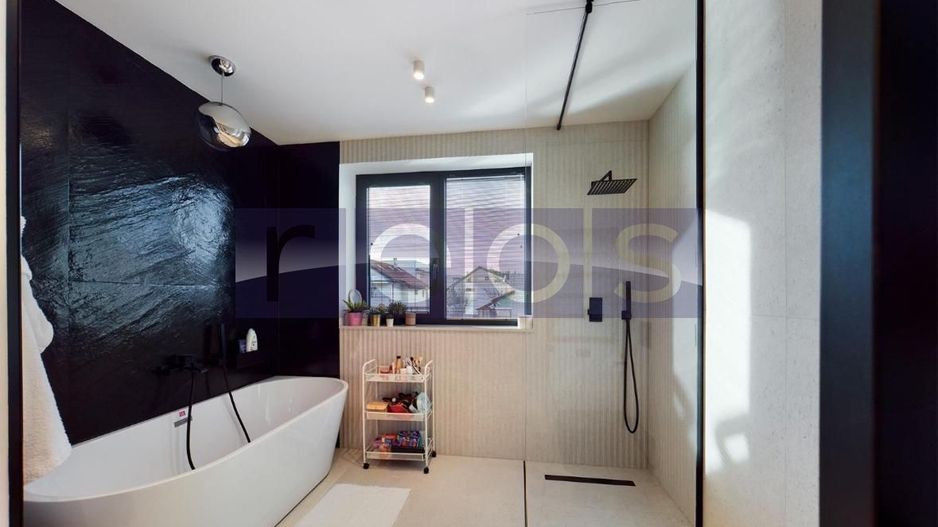 VANZARE CASA PIPERA | 8 DORMITOARE | 310 MP - Poză 14