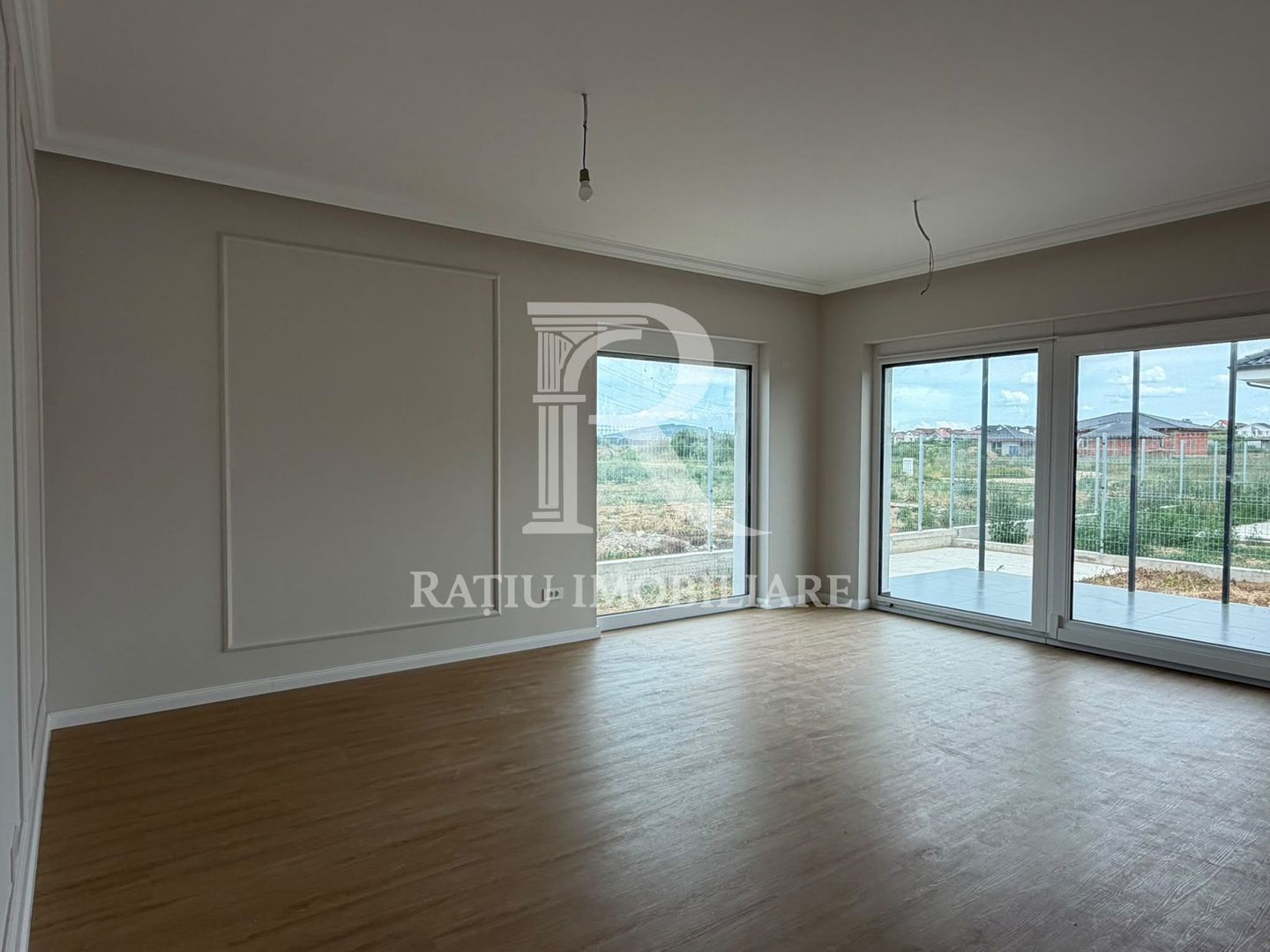 Casă modernă | Finisaje Premium| Terasă | Cihei - Poză 2