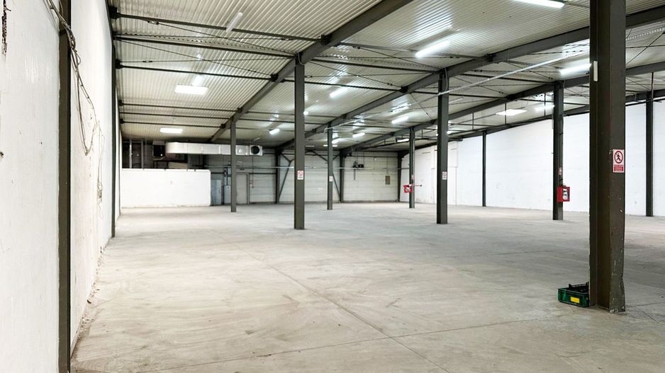 Hala de inchiriat Arad – 1.135 mp pentru comert, servicii - Poză 6