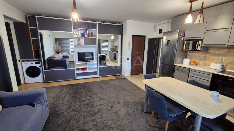 Apartament cu balcon de 6 m, parcare inclusă, zona ultracentrală. - Poză 4