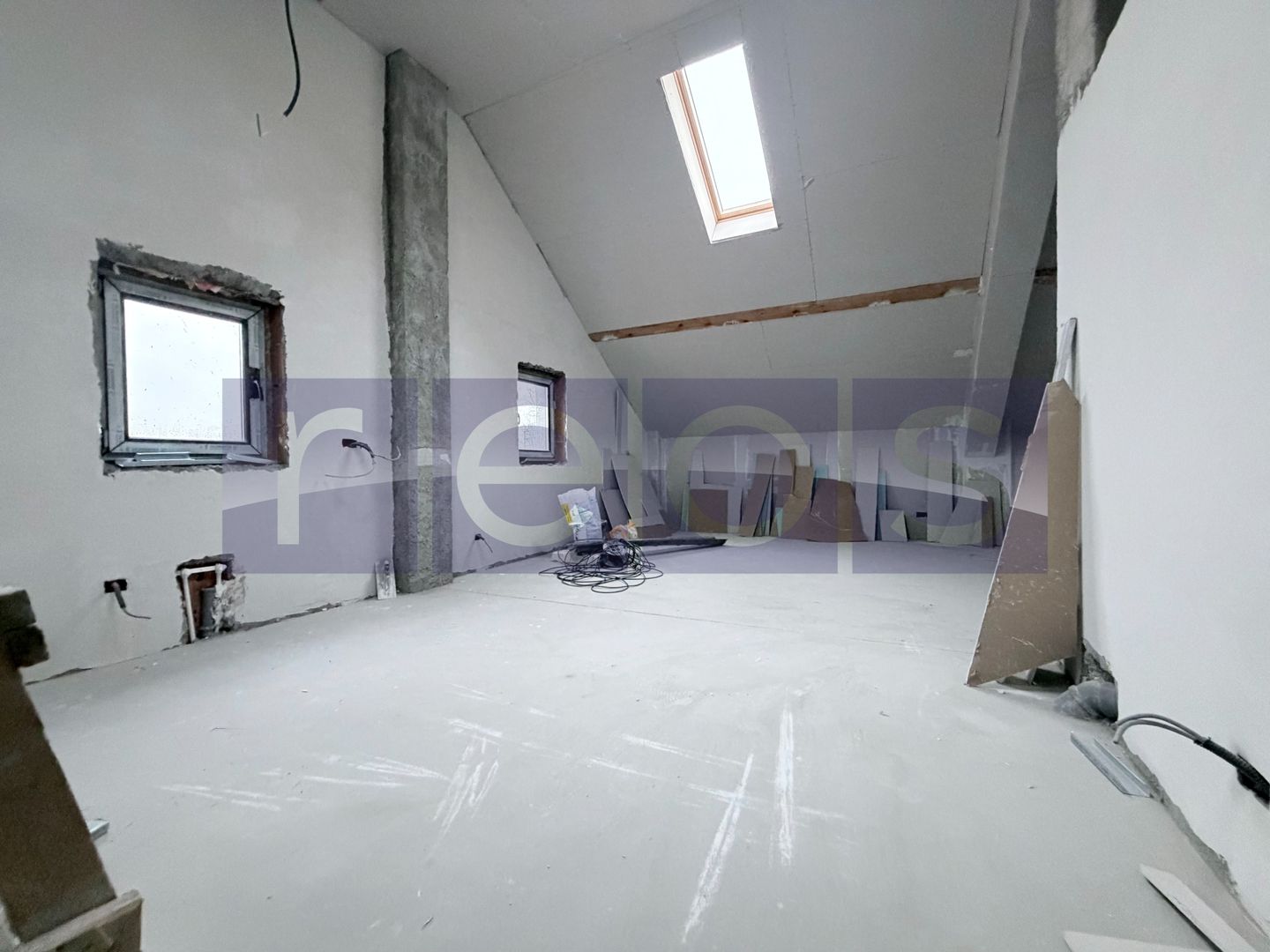 VANZARE 4 CAMERE | 136 MP UTILI | LOC DE PARCARE INCLUS | JIULUI - Poză 5