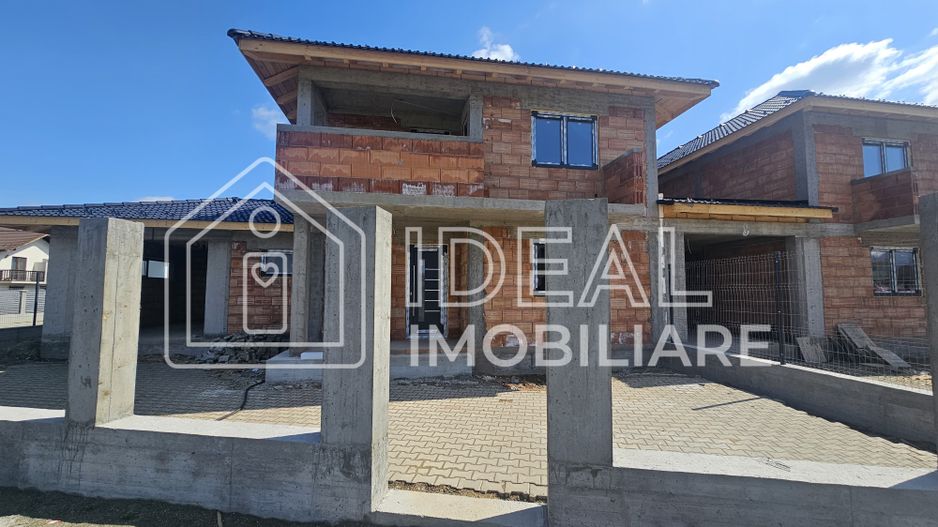 Casa Individuala LA CHEIE cu garaj si 341 mp teren, in Calea Cisnadiei - Poză 2