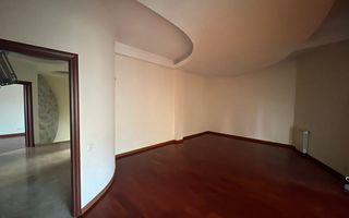 Confort și liniște aproape de școli - Casă privată, disponibilă! - Poză 4