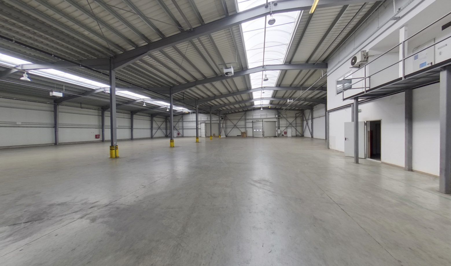 HALĂ INDUSTRIALĂ 854 MP 0% COMISION 3eur/mp - Poză 3