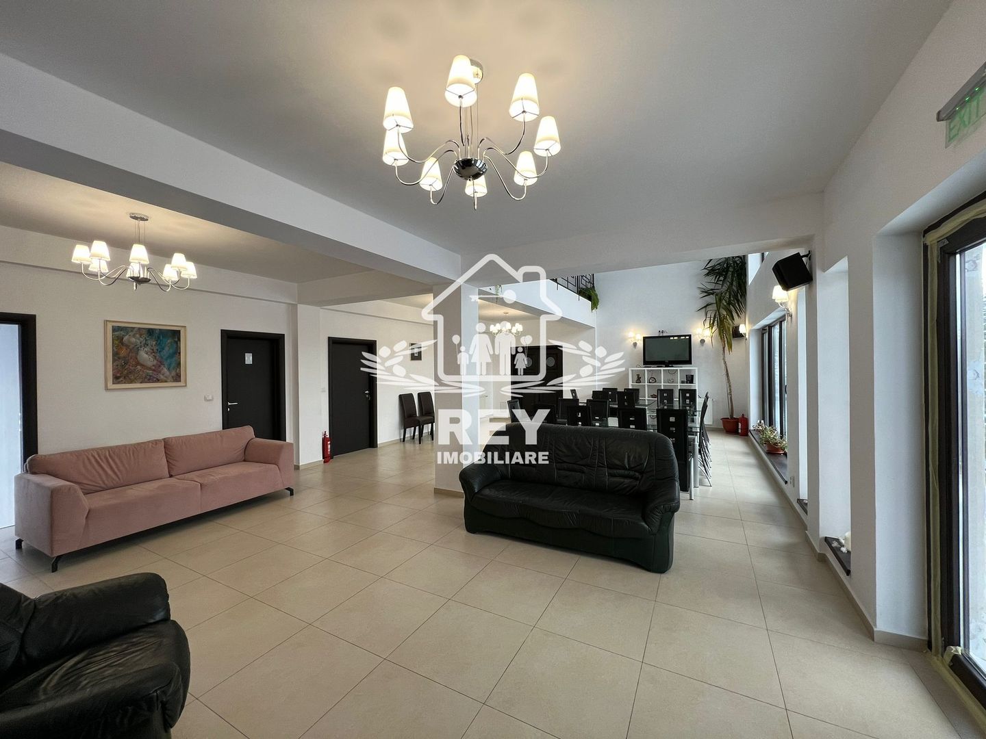 Vila / Hotel de vânzare în Păltiniș - Poză 14