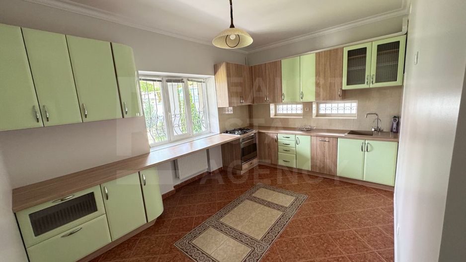 Chirie, casă, 2 nivele, 5 camere, str-la Nucarilor, Telecentru - Poză 2