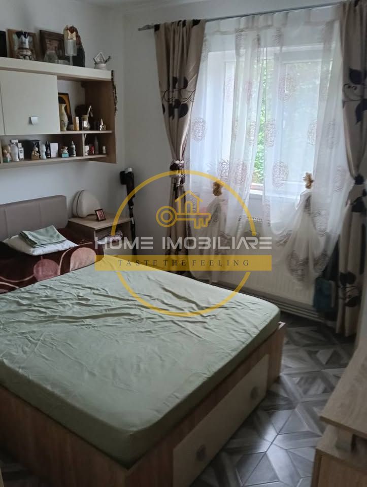 Etaj 2, Fara Risc, 3 camere zona Mircea cel Batran - Poză 1