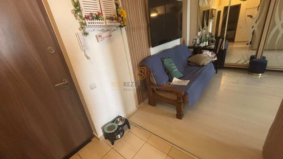 Garsonieră decomandată cu balcon, complet mobilată și utilată - Poză 5