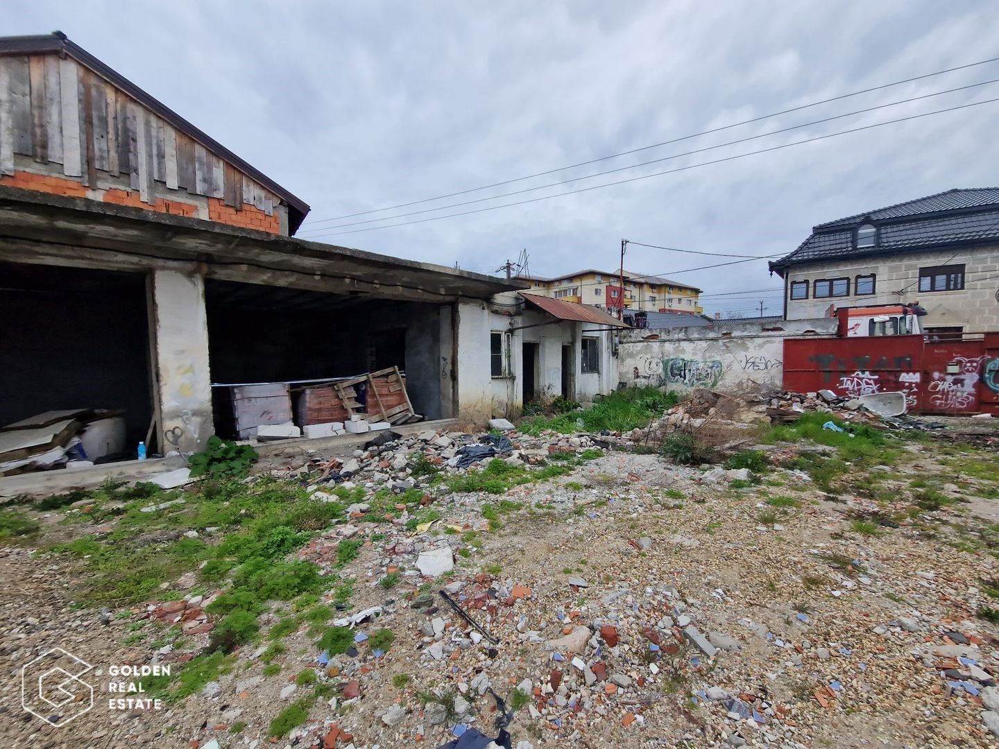 Teren 620 mp cu constructie la gri, str. Pionierilor - Poză 1