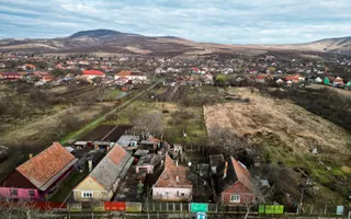 Casă modestă cu 3 camere în Ghioroc - Poză 16