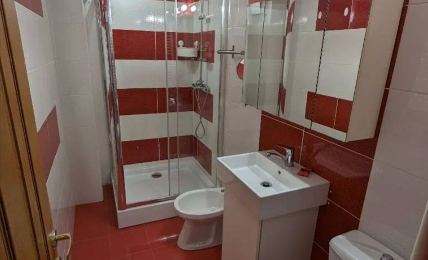 AP. 2 CAMERE RAHOVA,BUCATARIE INCHISA , LOC PARCARE,MOBILAT MODERN - Poză 7