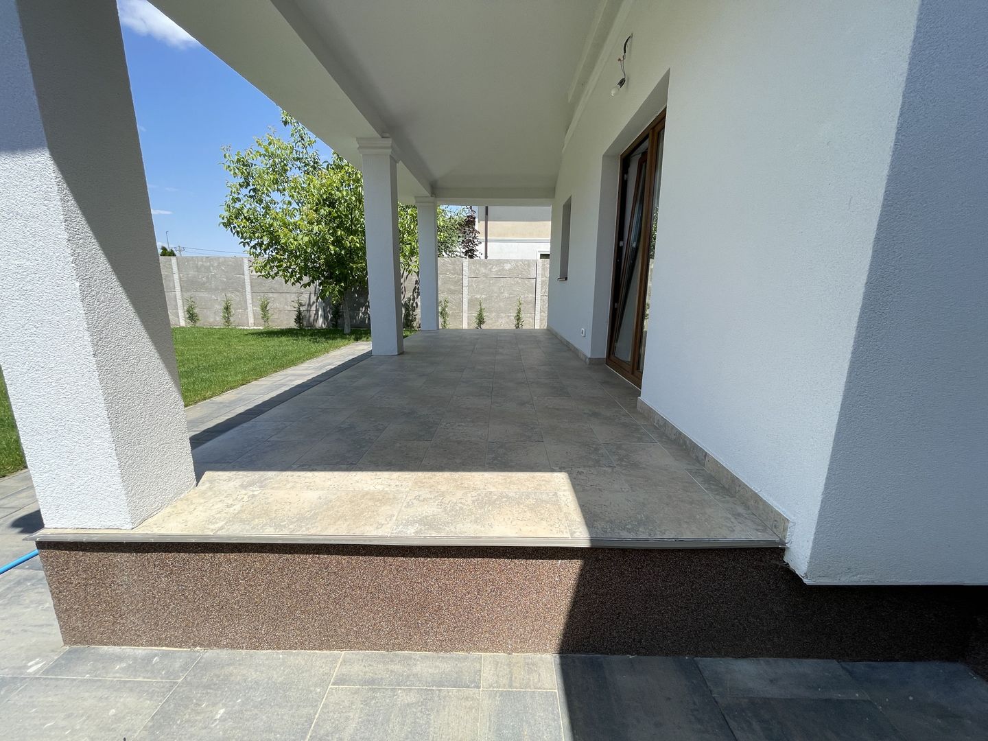 Duplex despartit prin spatiu tehnic - Poză 2