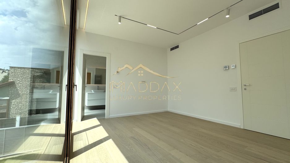 Vila cu 6 camere *575mp* / 2 locuri parcare // Pipera- Iancu Nicolae - Poză 31