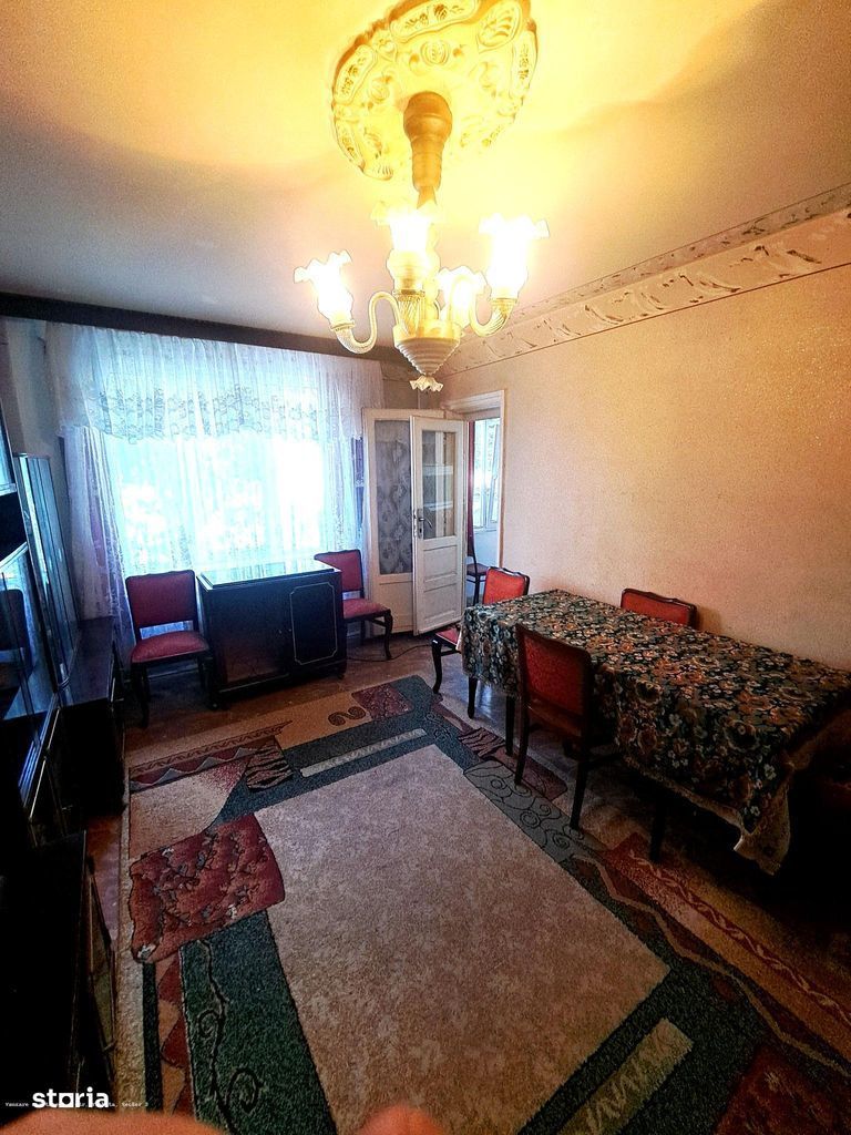 Vanzare apartament 3 camere Titan, 5 min. metrou 1 Decembrie, etaj 1/8 - Poză 2