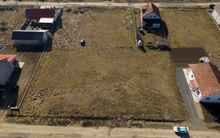 Loc de casa 500 mp în Curtici - Poză 2