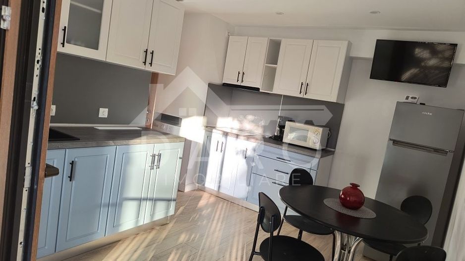 Ap cu 2 camere in centru, decomandat - Poză 1