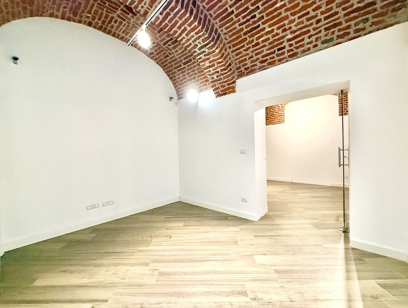 Biroul tău din inima Timișoarei – 35 mp de oportunitate - Poză 5