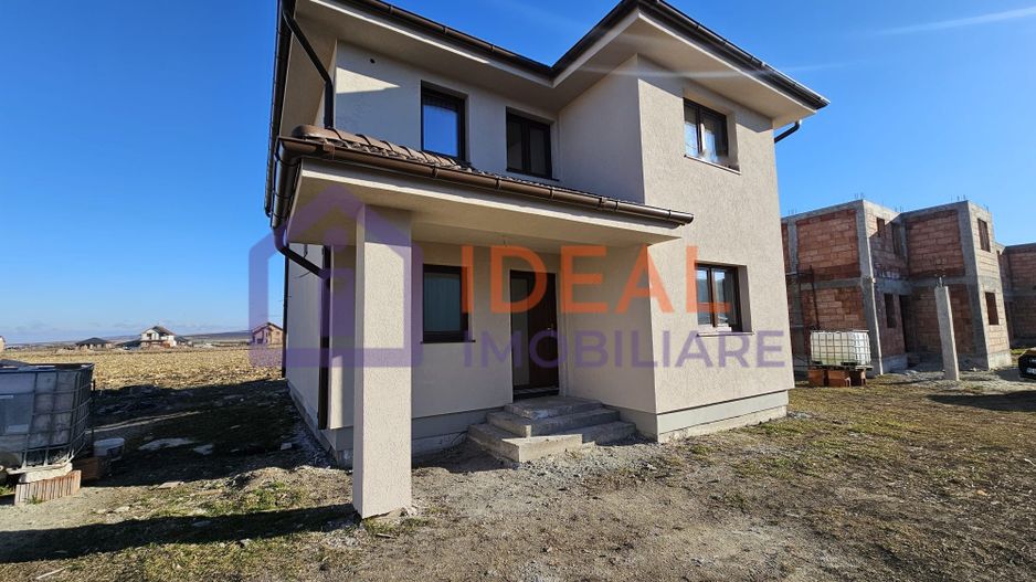 Casa Individuala Moderna cu 5 camere, si 350 mp de curte, in Sura Mica - Poză 1