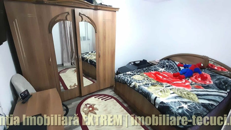 Casa cu 3 camere și 360mp teren, în Tecuci str. Vânători - Poză 9